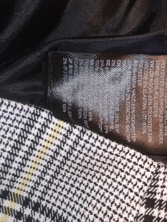 Y2k 90s Style Divided H&M Plaid Double-Breasted Mini Skirt in Black and White - Picture 7 of 8